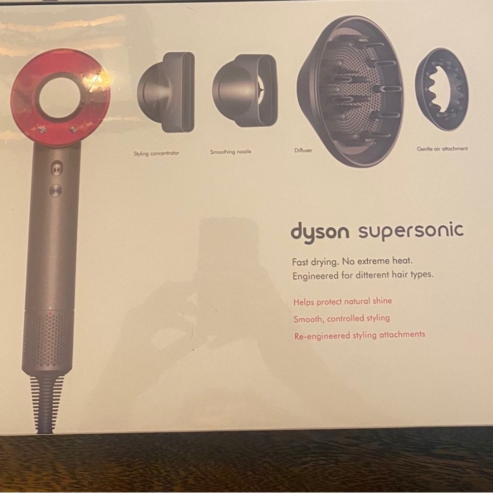 Brand New
Original Dyson Hairdryer
Comes With Box And Everything